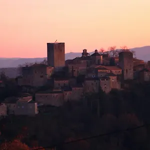 Hébergement de vacances Les Muguets - 4 Personnes - Confort Et Vue Imprenable, Largentière