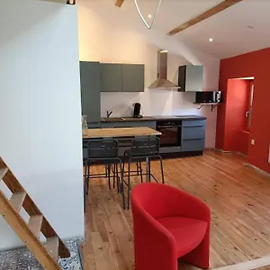 Appartement Superbe Au Coeur Du Village, Largentière